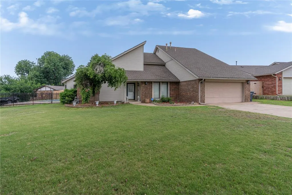 Photo 3 — 6209 Inland Road, Warr Acres, OK 73132