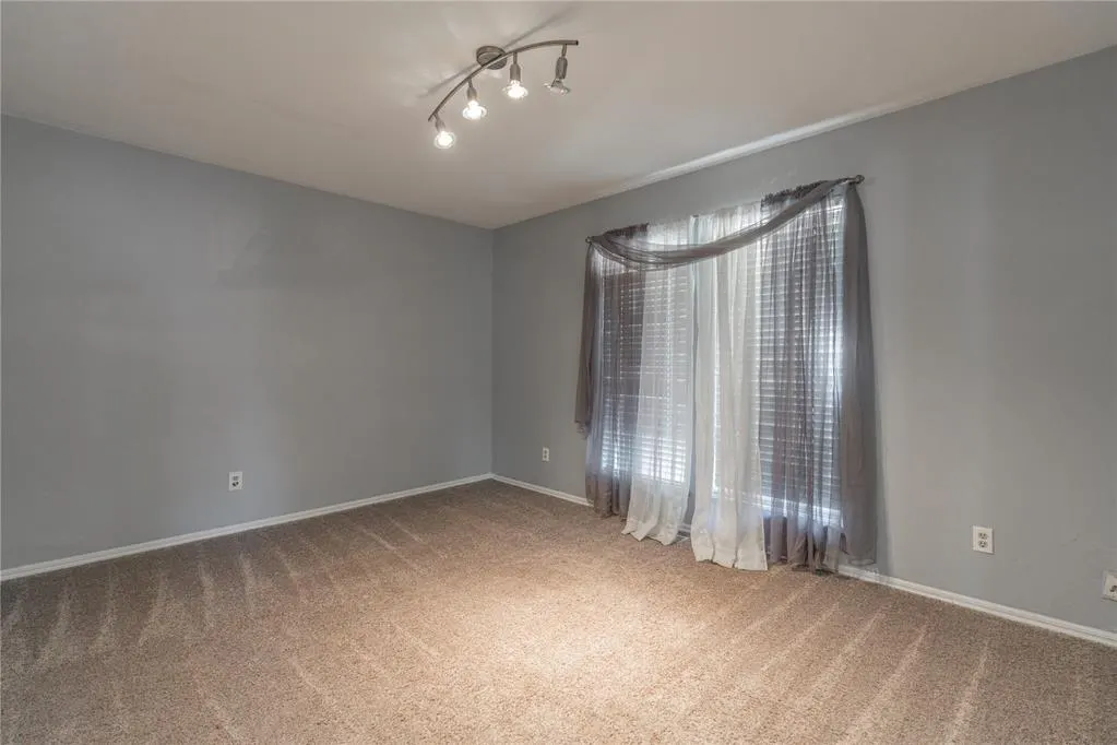 Photo 16 — 6209 Inland Road, Warr Acres, OK 73132