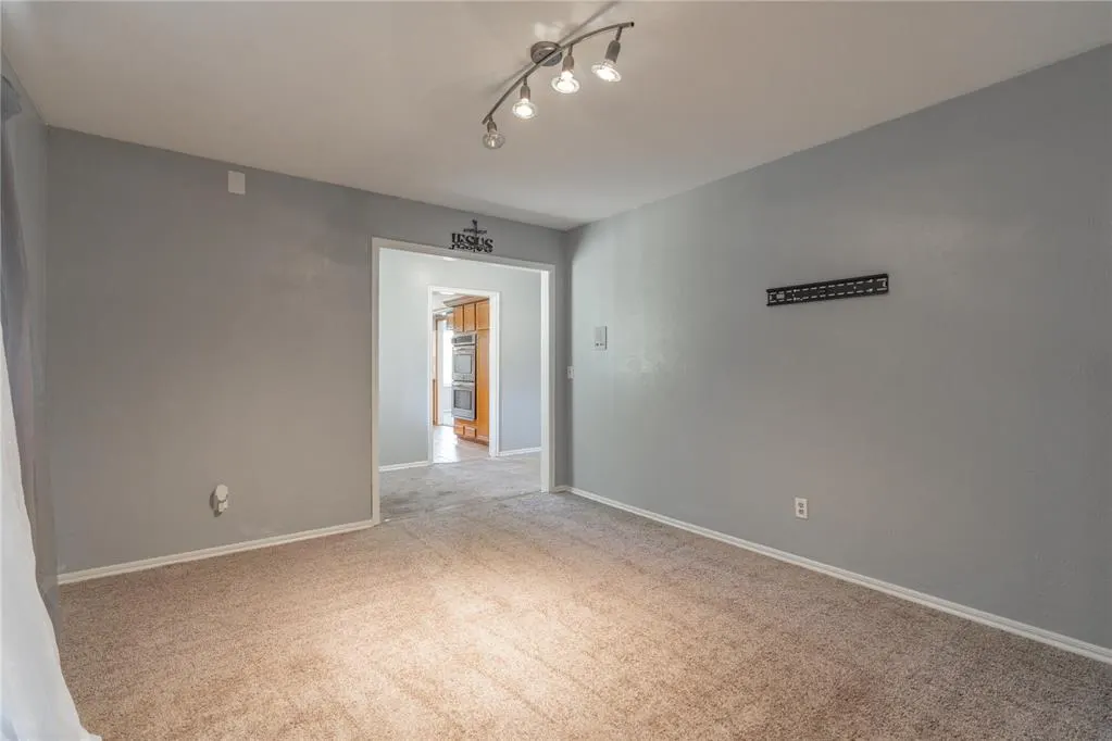 Photo 18 — 6209 Inland Road, Warr Acres, OK 73132