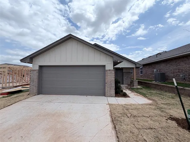 Photo 3 — 2912 NW 196th Place, Edmond, OK 73012