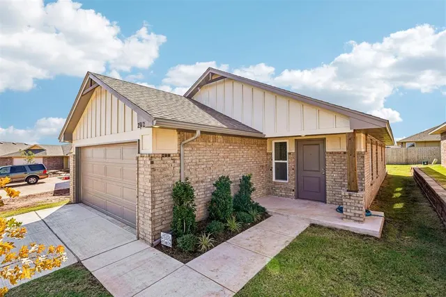 Photo 3 — 2912 NW 196th Place, Edmond, OK 73012