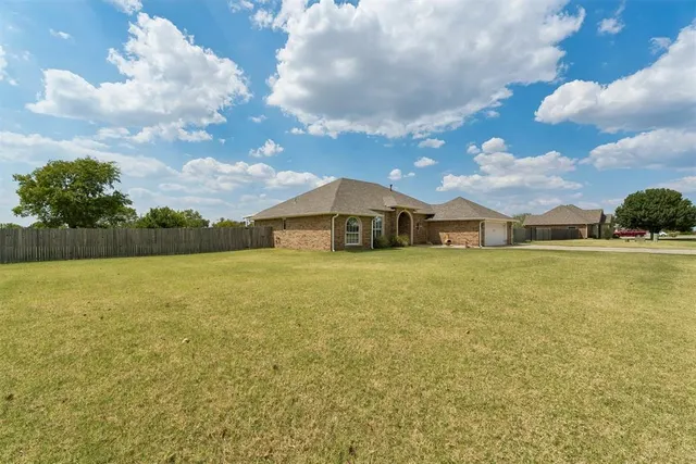 Photo 3 — 18890 Kelli Lane, Shawnee, OK 74801