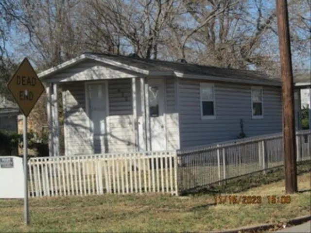 Photo 4 — 600 W Russell Avenue, Seminole, OK 74868
