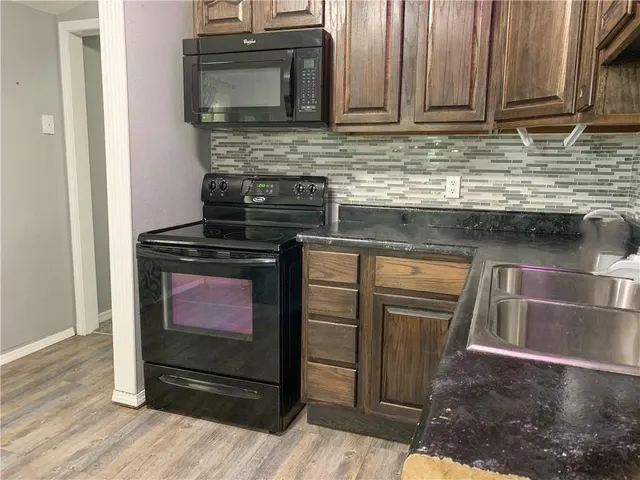 Photo 7 — 600 W Russell Avenue, Seminole, OK 74868