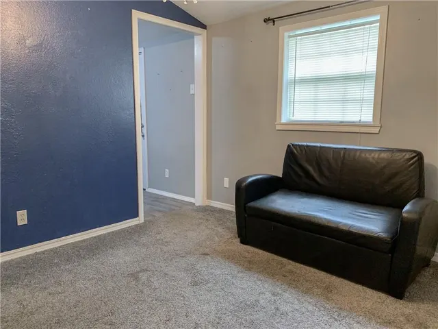 Photo 8 — 600 W Russell Avenue, Seminole, OK 74868