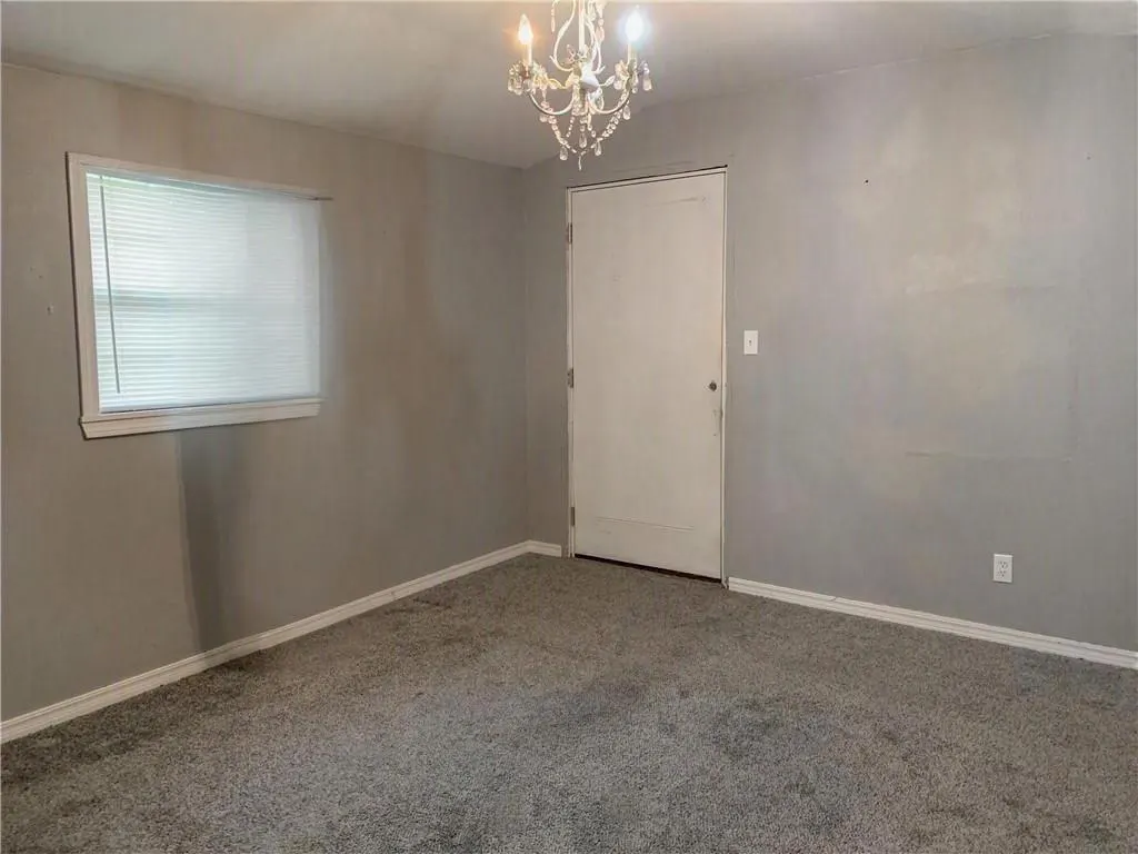 Photo 12 — 600 W Russell Avenue, Seminole, OK 74868