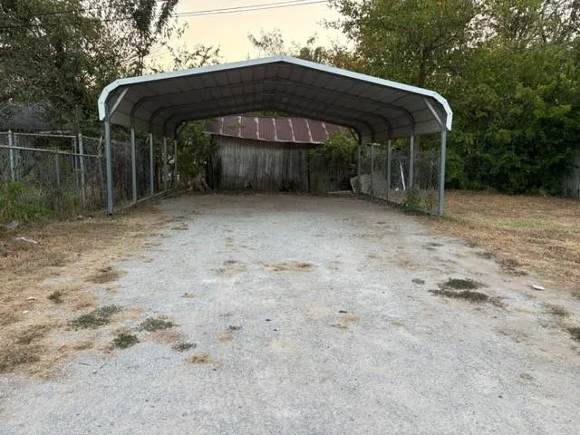 Photo 17 — 600 W Russell Avenue, Seminole, OK 74868