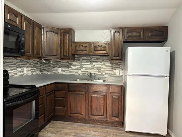 Photo 6 — 600 W Russell Avenue, Seminole, OK 74868