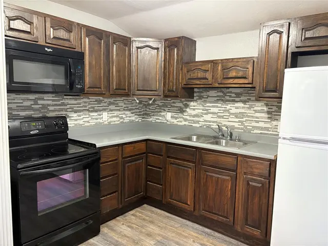 Photo 8 — 600 W Russell Avenue, Seminole, OK 74868