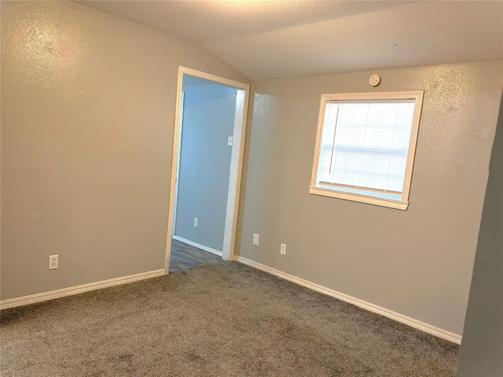 Photo 12 — 600 W Russell Avenue, Seminole, OK 74868