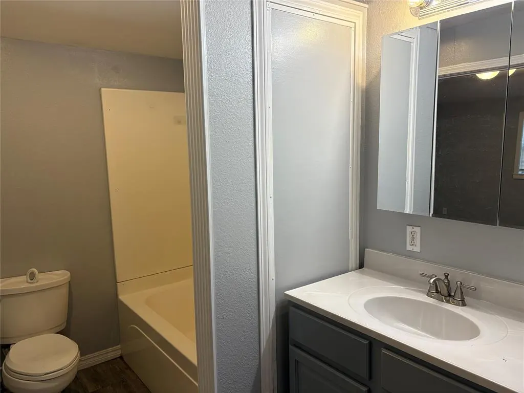 Photo 18 — 600 W Russell Avenue, Seminole, OK 74868