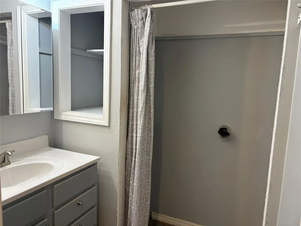 Photo 21 — 600 W Russell Avenue, Seminole, OK 74868