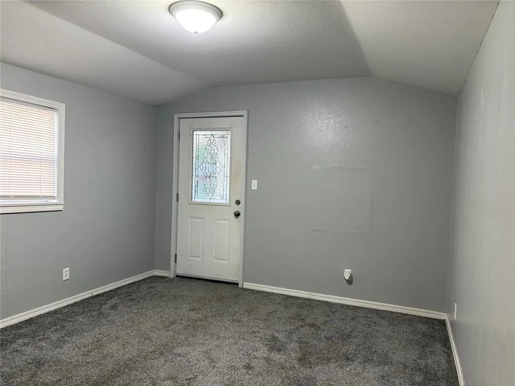 Photo 25 — 600 W Russell Avenue, Seminole, OK 74868
