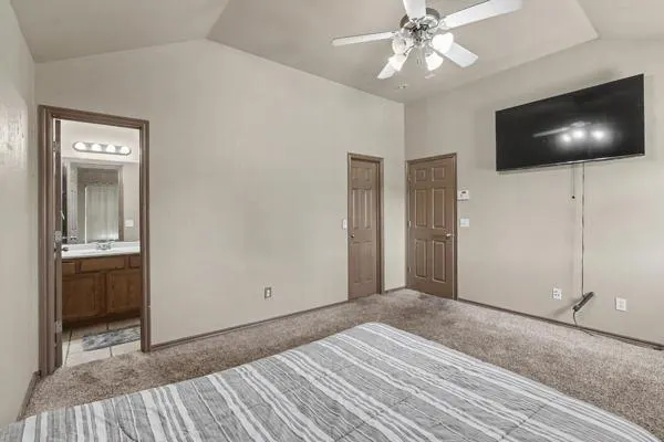 Photo 9 — 12372 SW 6th Street, Yukon, OK 73099