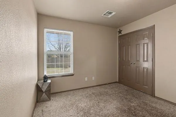 Photo 15 — 12372 SW 6th Street, Yukon, OK 73099