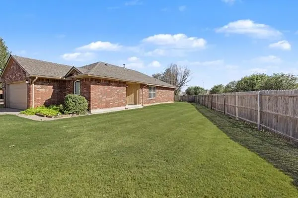 Photo 19 — 12372 SW 6th Street, Yukon, OK 73099