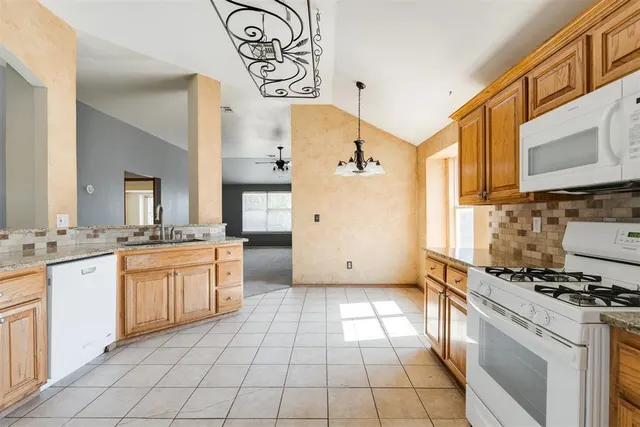Photo 4 — 13624 Prairie View Lane, Oklahoma City, OK 73142