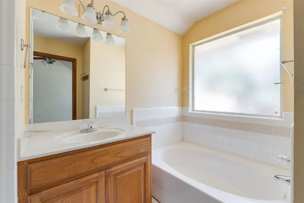 Photo 11 — 13624 Prairie View Lane, Oklahoma City, OK 73142