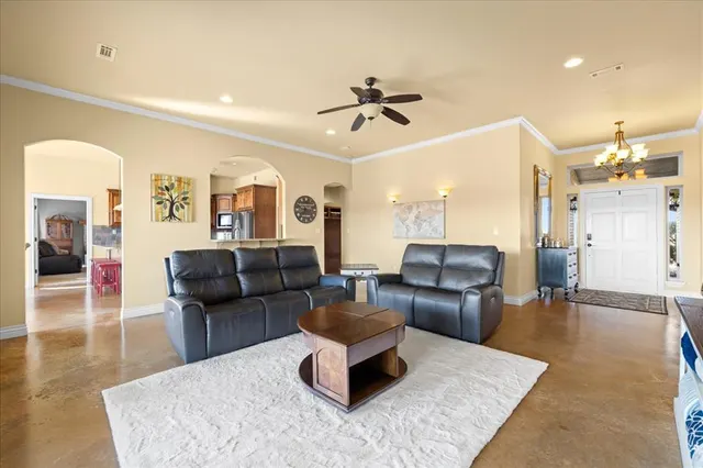 Photo 3 — 10300 Joseph Way, Yukon, OK 73099