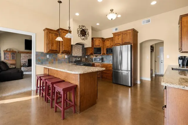 Photo 6 — 10300 Joseph Way, Yukon, OK 73099