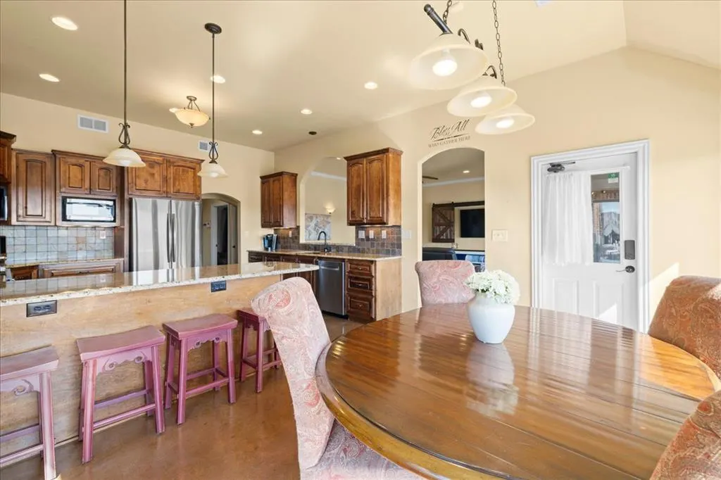 Photo 10 — 10300 Joseph Way, Yukon, OK 73099