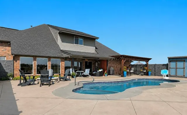 Photo 2 — 10300 Joseph Way, Yukon, OK 73099