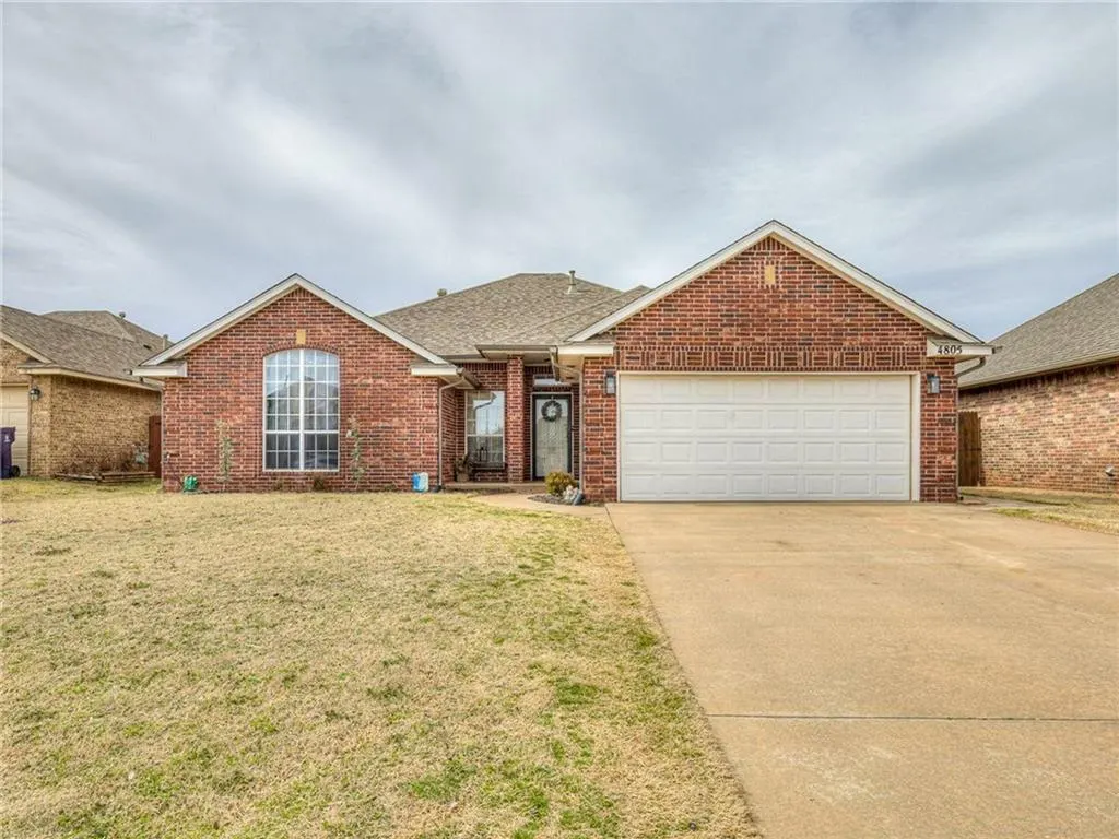 Front exterior — 4805 Stag Horn Drive, Yukon, OK 73099