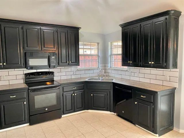 Photo 6 — 4805 Stag Horn Drive, Yukon, OK 73099