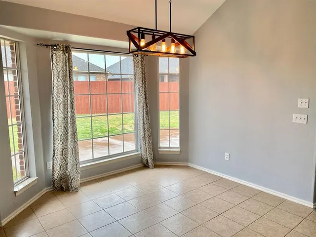 Photo 8 — 4805 Stag Horn Drive, Yukon, OK 73099