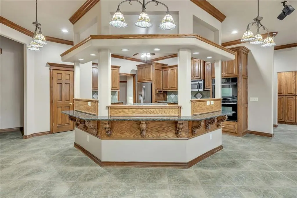 Photo 9 — 11850 S Broadway, Edmond, OK 73034