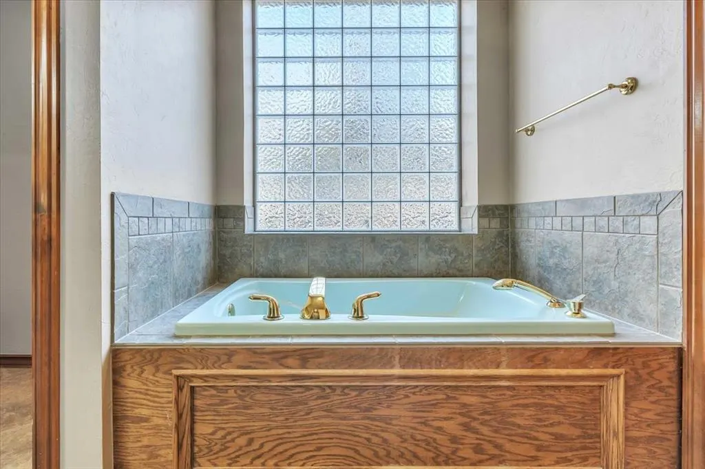 Photo 23 — 11850 S Broadway, Edmond, OK 73034