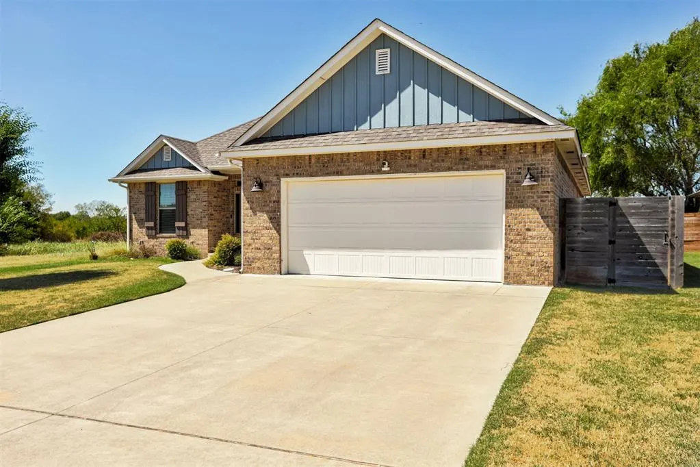 Photo 2 — 2209 Chadwick Drive, Norman, OK 73071