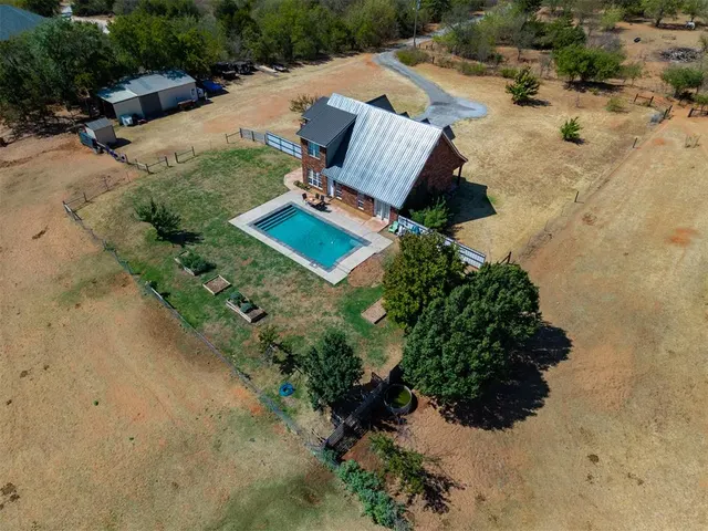 Photo 4 — 1120 N 7th Street, Fort Cobb, OK 73038