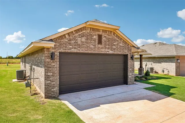 Photo 2 — 3032 NW 196th Place, Edmond, OK 73012