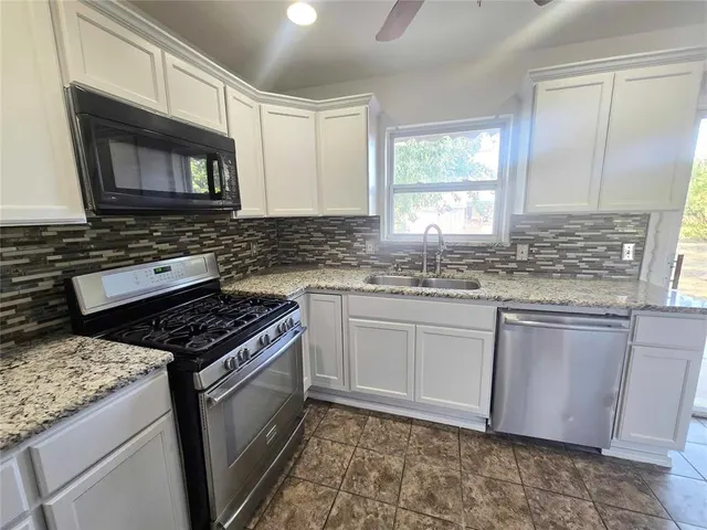 Photo 7 — 3325 Beechwood Drive, Oklahoma City, OK 73115