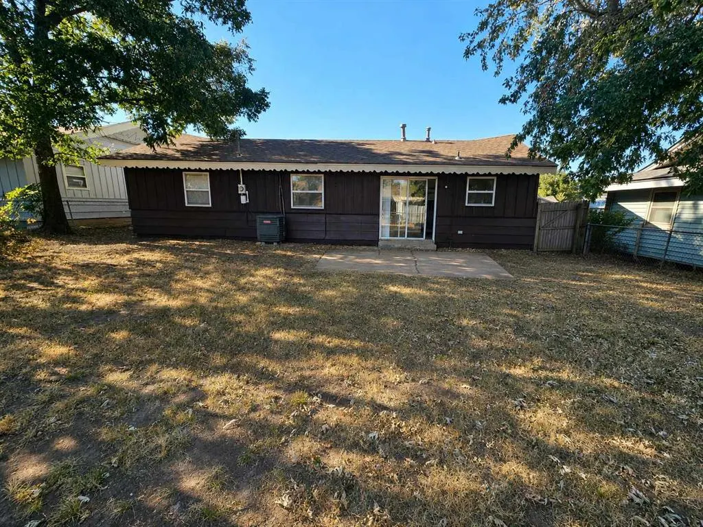 Photo 14 — 3325 Beechwood Drive, Oklahoma City, OK 73115