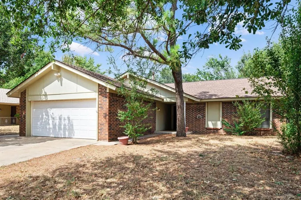 Front exterior — 10325 Exter Avenue, Yukon, OK 73099