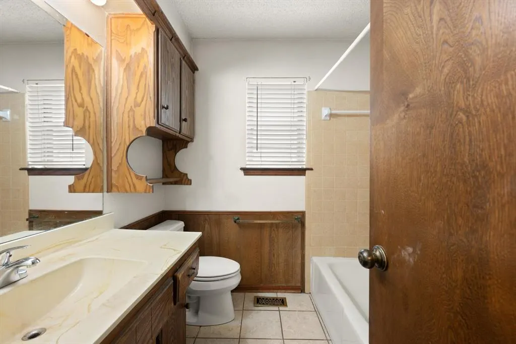Photo 9 — 10325 Exter Avenue, Yukon, OK 73099