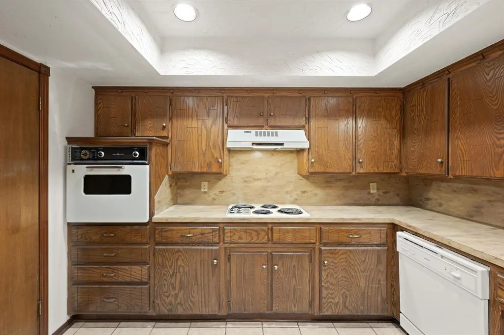 Photo 15 — 10325 Exter Avenue, Yukon, OK 73099