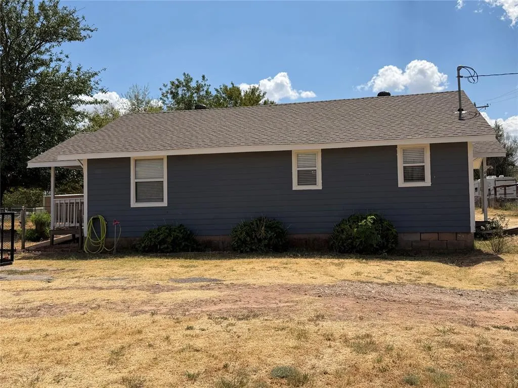 Photo 2 — 507 E 7th Street, Cement, OK 73017