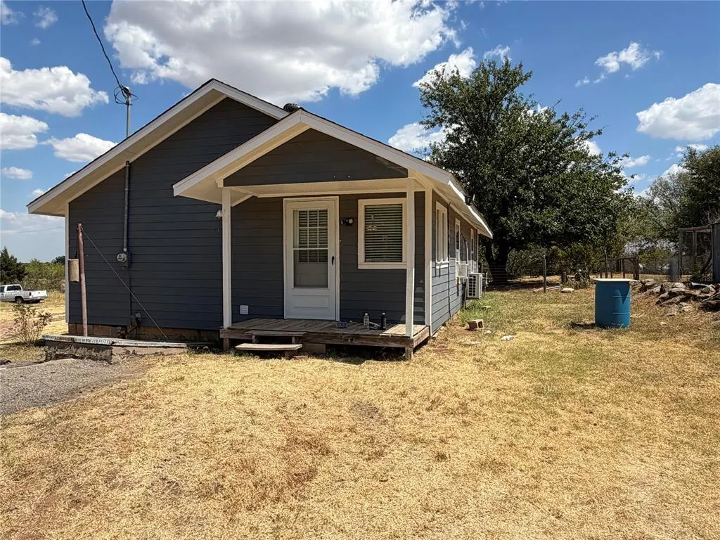 Photo 5 — 507 E 7th Street, Cement, OK 73017