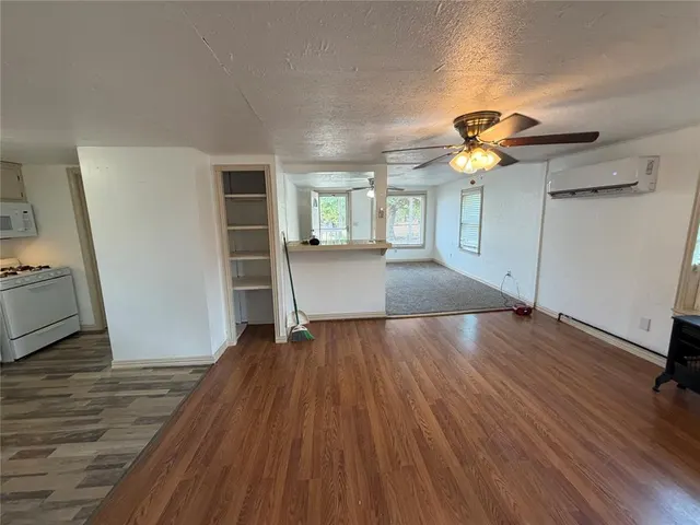 Photo 6 — 507 E 7th Street, Cement, OK 73017