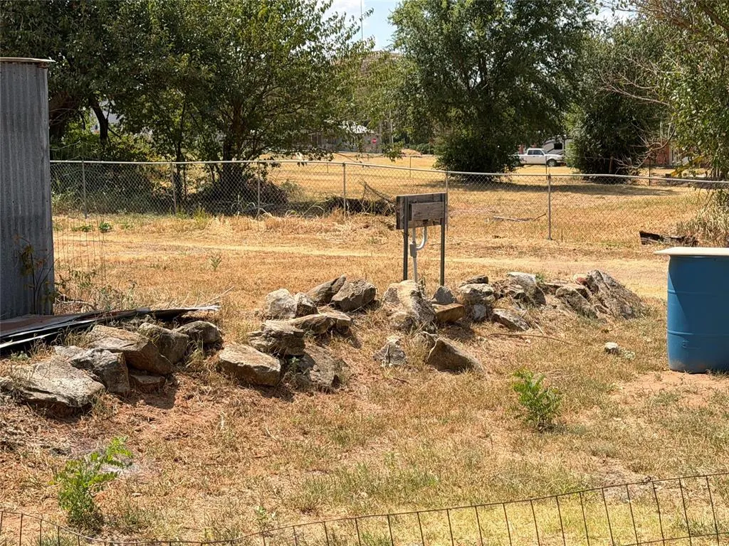 Photo 24 — 507 E 7th Street, Cement, OK 73017