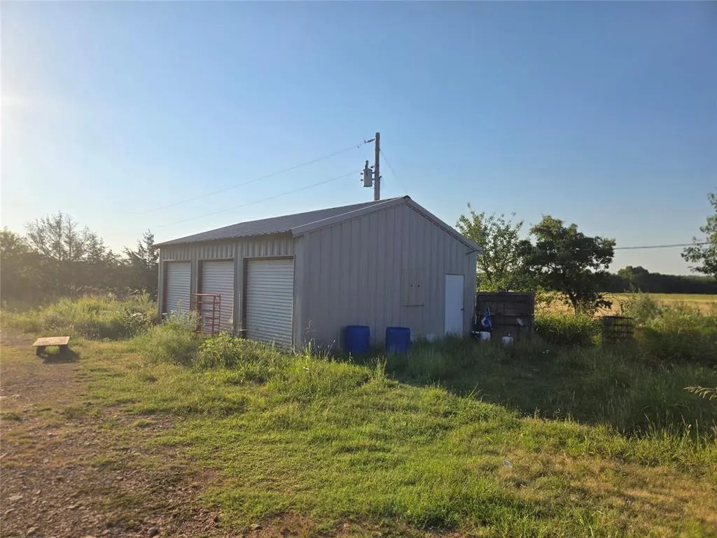 Photo 6 — 4760 E Bender Road, Newkirk, OK 74647