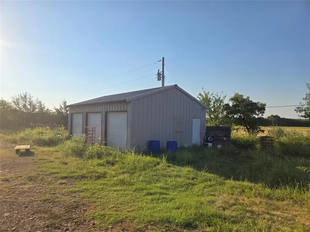 Photo 6 — 4760 E Bender Road, Newkirk, OK 74647