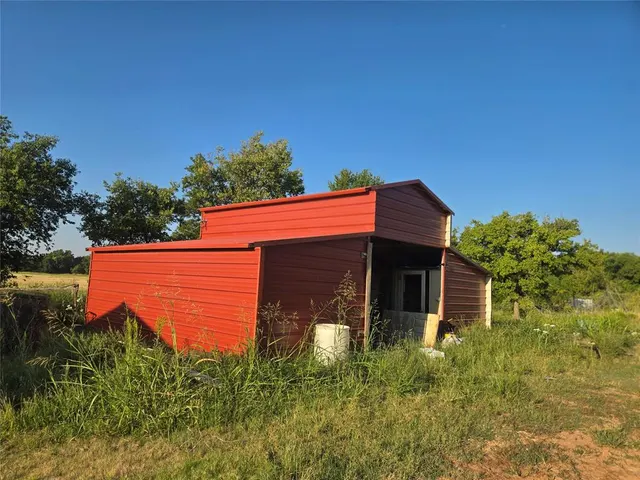 Photo 7 — 4760 E Bender Road, Newkirk, OK 74647