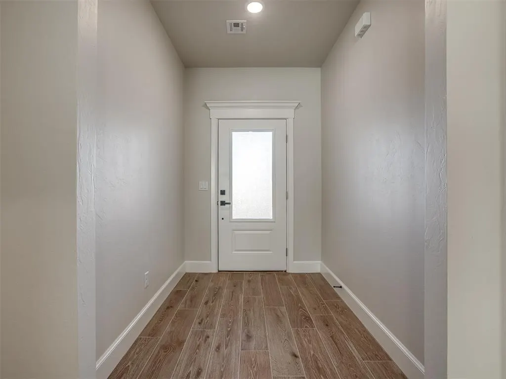 Photo 4 — 1237 E Stetson Lane, Mustang, OK 73064