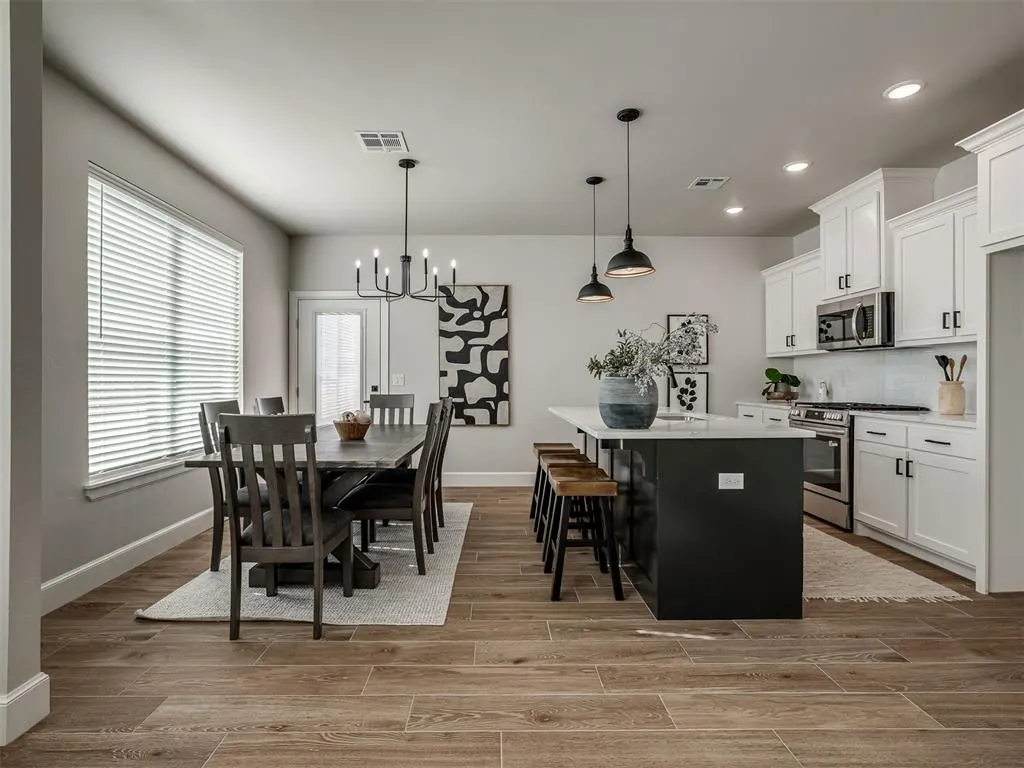 Photo 9 — 1237 E Stetson Lane, Mustang, OK 73064