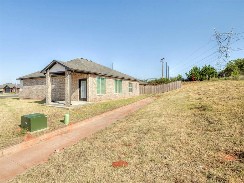 Photo 35 — 1237 E Stetson Lane, Mustang, OK 73064