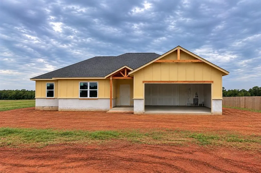 Front exterior — 6814 E Wild Spur Drive, Stillwater, OK 74074
